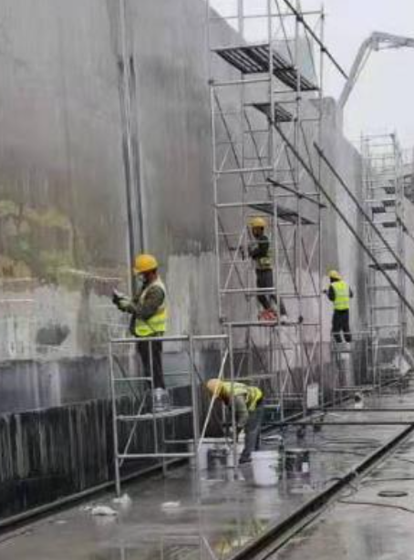 保定球场翻新地面是一个涉及